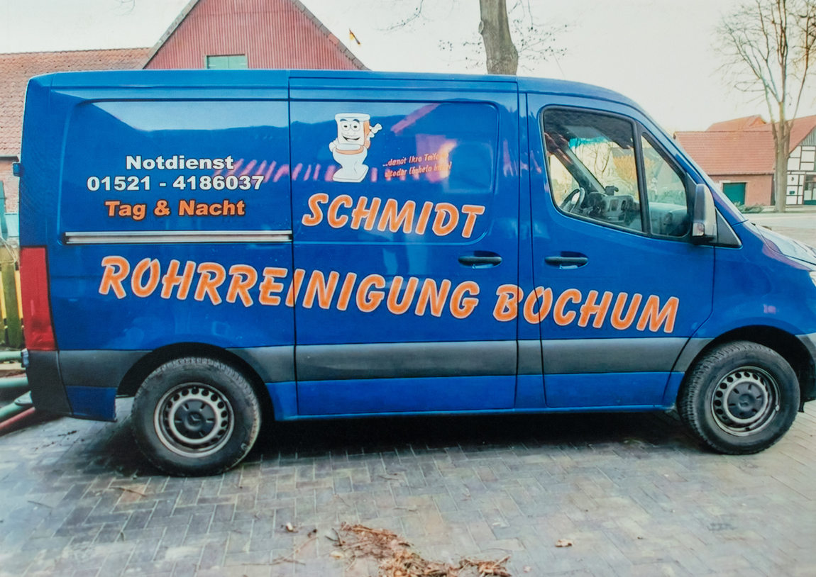 Firmenwagen von Schmidt Rohrreinigung Bochum im Einsatz